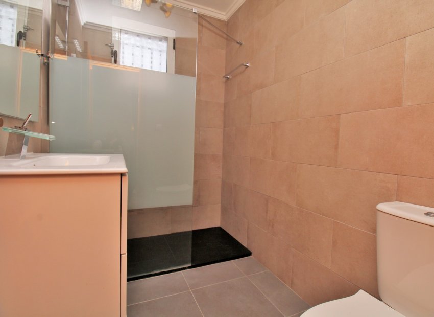Resale - Townhouse / Duplex / Corner - Los Altos