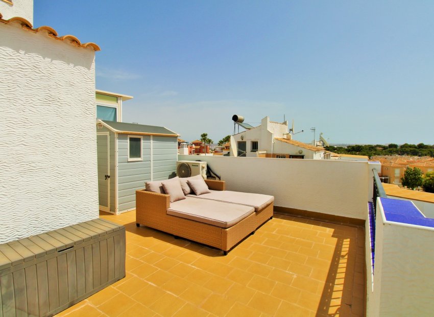 Resale - Townhouse / Duplex / Corner - Los Altos