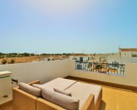 Resale - Townhouse / Duplex / Corner - Los Altos