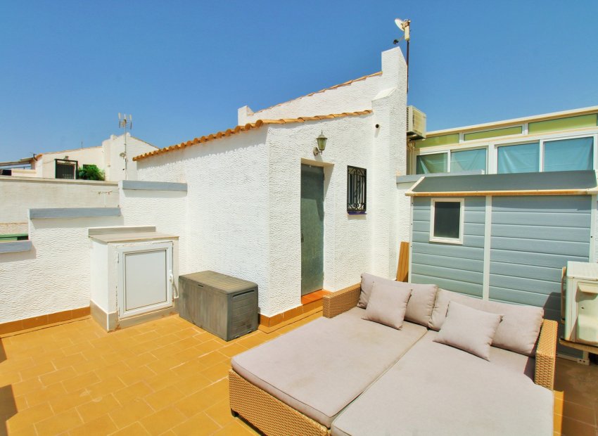 Resale - Townhouse / Duplex / Corner - Los Altos