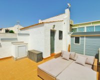Resale - Townhouse / Duplex / Corner - Los Altos