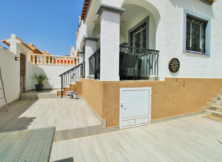 Resale - Townhouse / Duplex / Corner - Los Altos