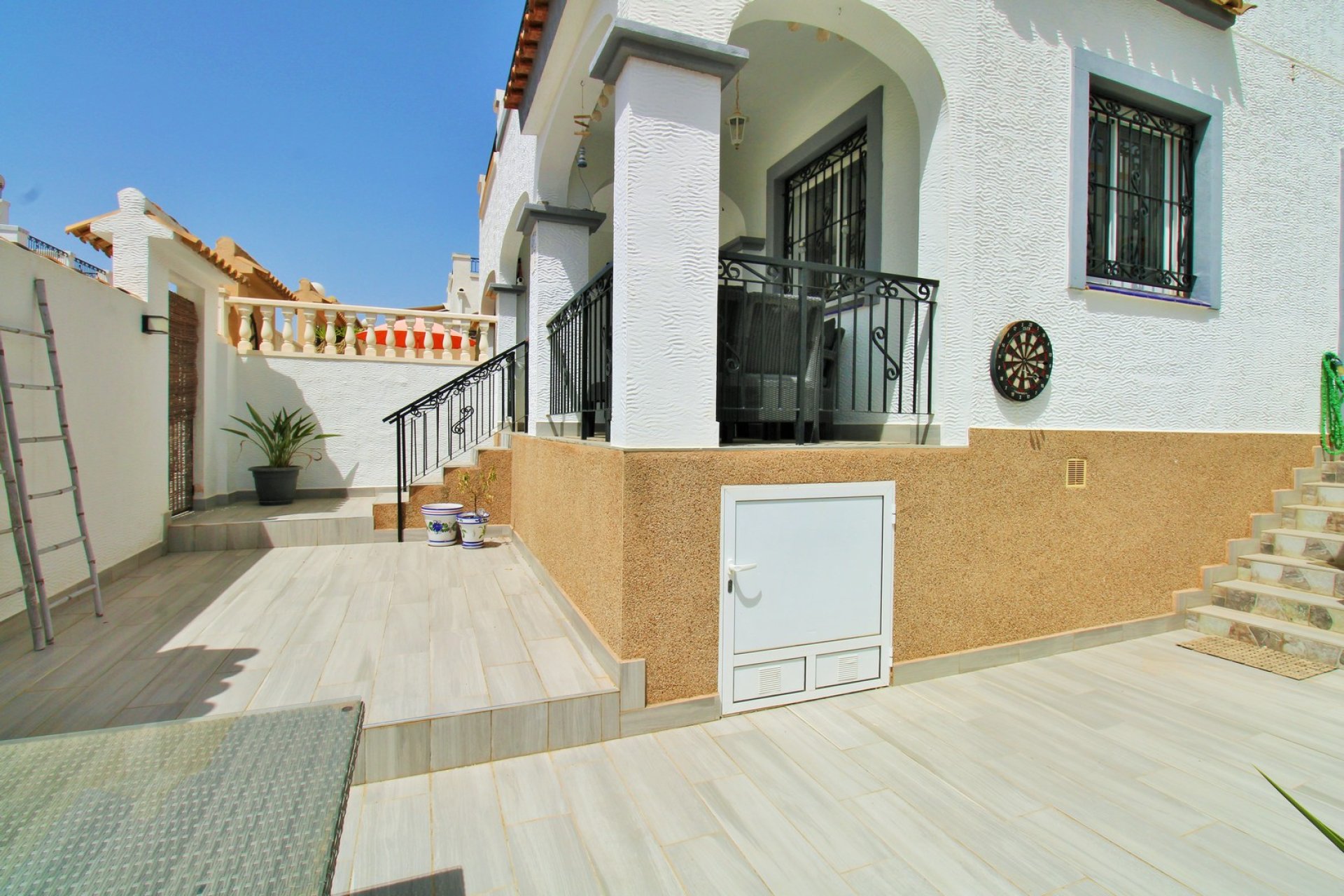Resale - Townhouse / Duplex / Corner - Los Altos