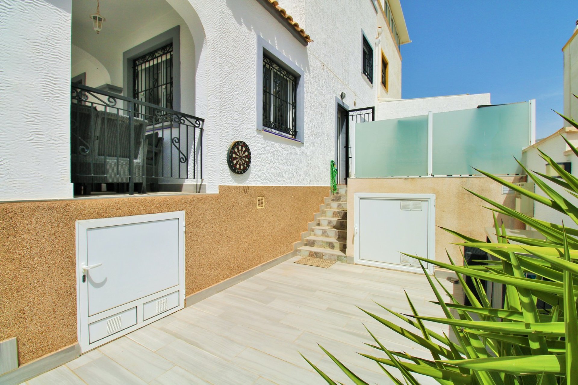 Resale - Townhouse / Duplex / Corner - Los Altos