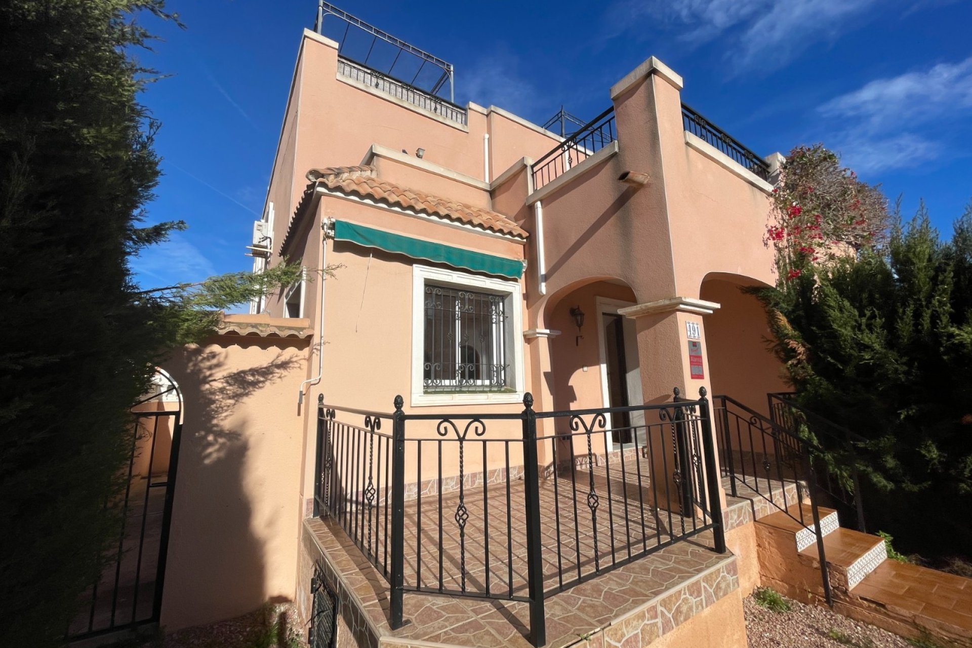Resale - Townhouse / Duplex / Corner - Los Montesinos - La Herrada