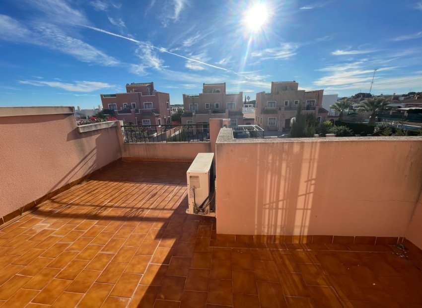 Resale - Townhouse / Duplex / Corner - Los Montesinos - La Herrada