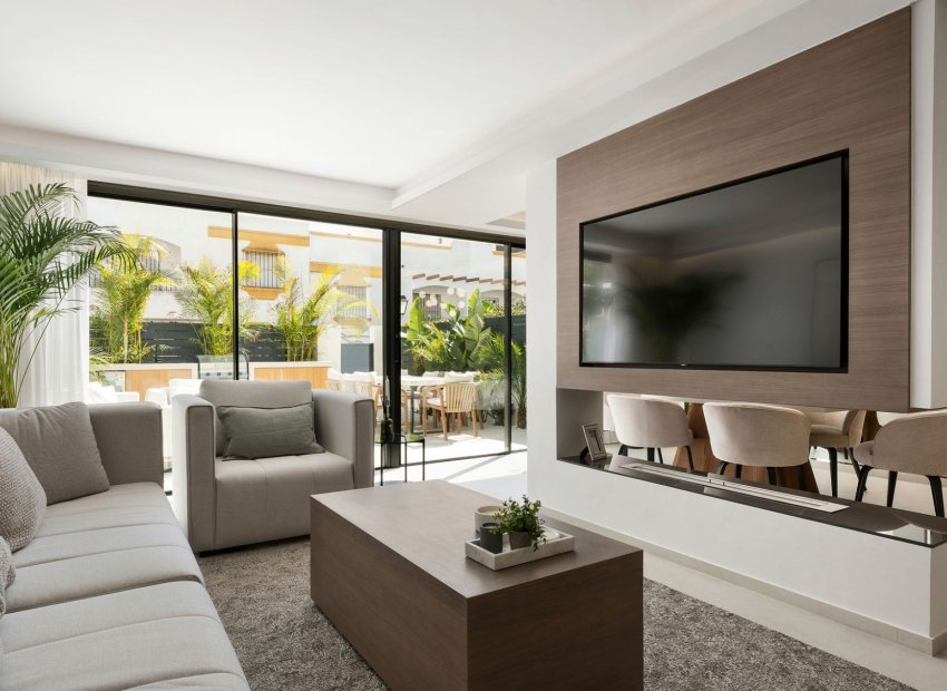 Resale - Townhouse / Duplex / Corner - Marbella - Golden Mile