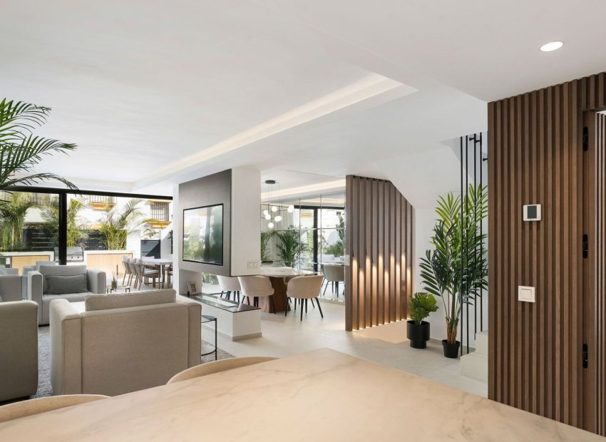 Resale - Townhouse / Duplex / Corner - Marbella - Golden Mile