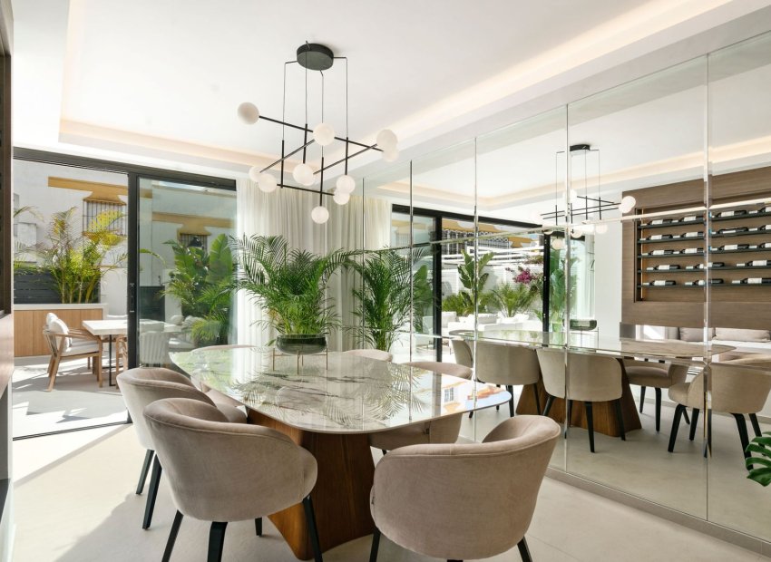 Resale - Townhouse / Duplex / Corner - Marbella - Golden Mile