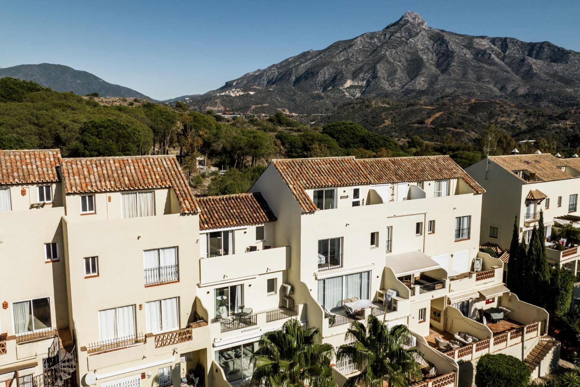 Resale - Townhouse / Duplex / Corner - Marbella - Nueva Andalucía
