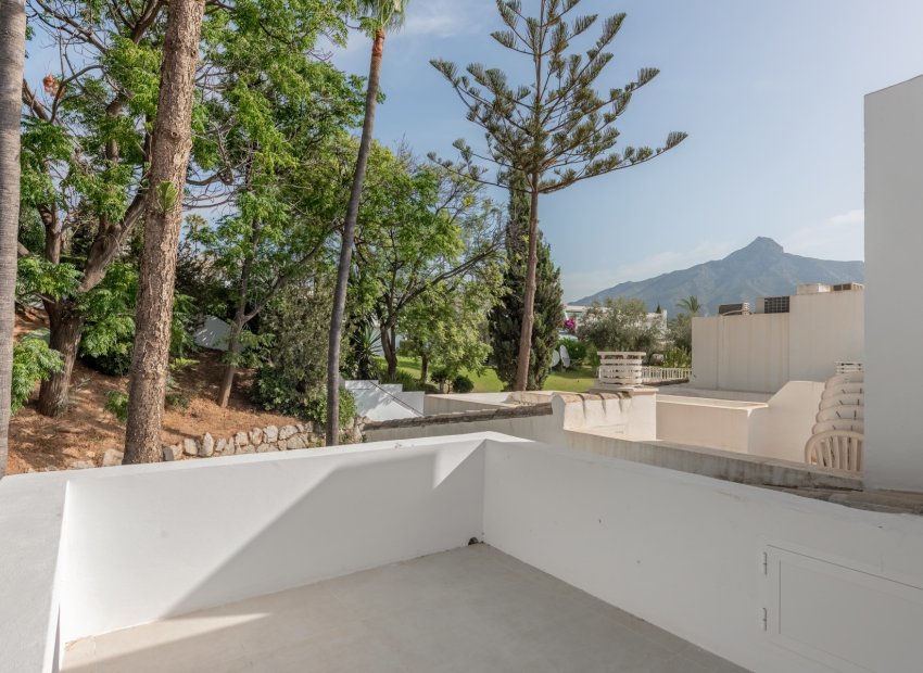 Resale - Townhouse / Duplex / Corner - Marbella - Nueva Andalucía
