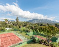 Resale - Townhouse / Duplex / Corner - Marbella - Nueva Andalucía