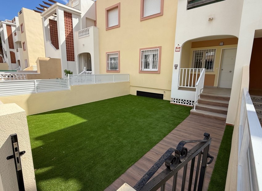 Resale - Townhouse / Duplex / Corner - Orihuela Costa - Cabo Roig