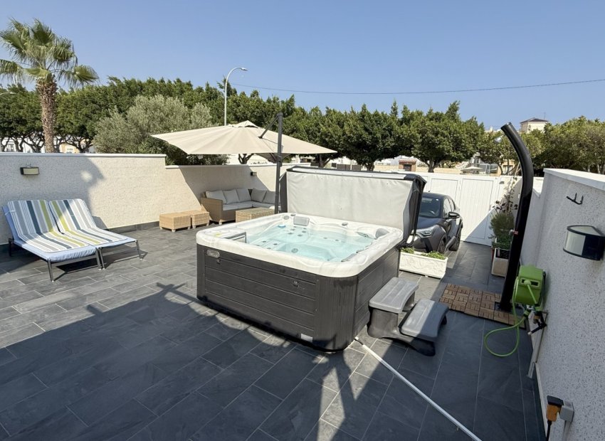 Resale - Townhouse / Duplex / Corner - Orihuela Costa - La Zenia