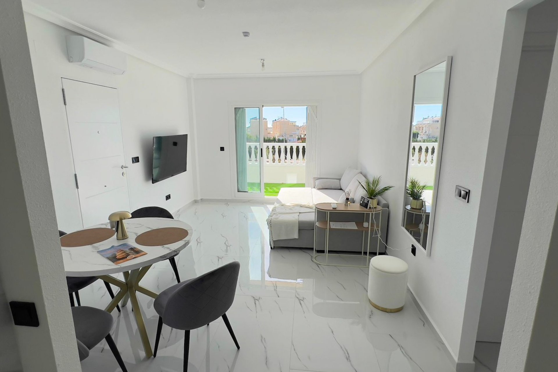 Resale - Townhouse / Duplex / Corner - Orihuela Costa - La Zenia