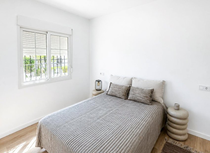 Resale - Townhouse / Duplex / Corner - Orihuela Costa - Los Altos