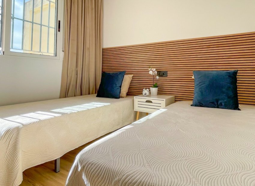 Resale - Townhouse / Duplex / Corner - Orihuela Costa - Los Altos *