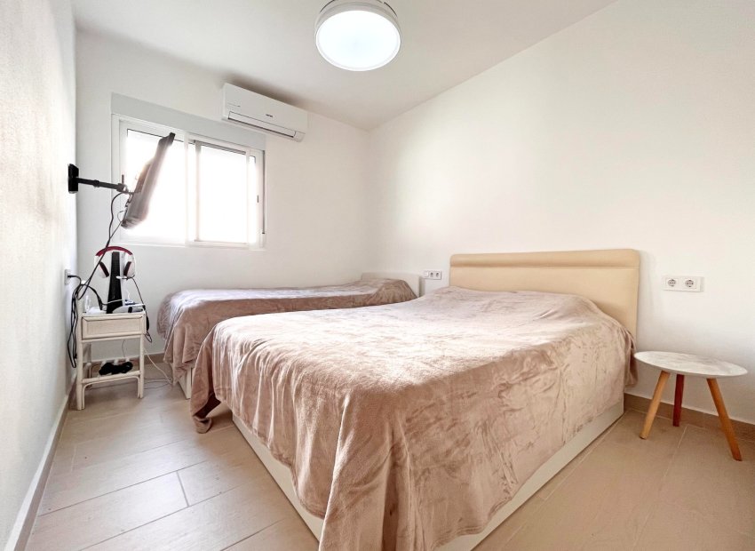 Resale - Townhouse / Duplex / Corner - Orihuela Costa - Playa Flamenca