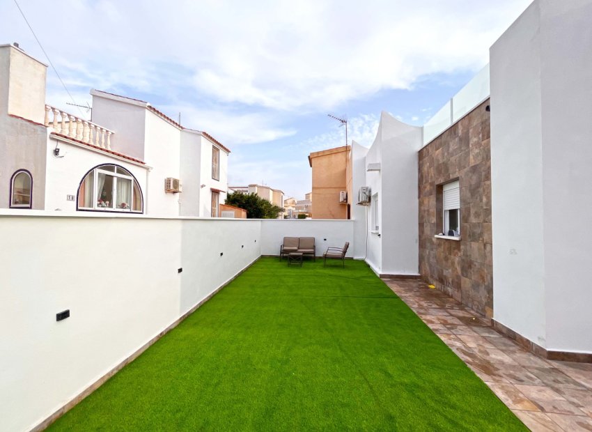 Resale - Townhouse / Duplex / Corner - Orihuela Costa - Playa Flamenca