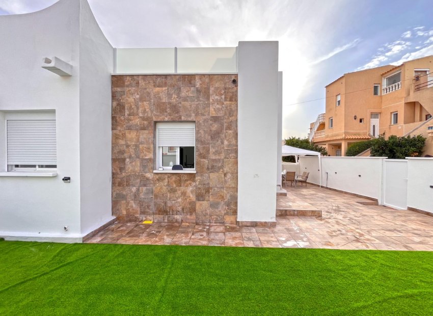 Resale - Townhouse / Duplex / Corner - Orihuela Costa - Playa Flamenca