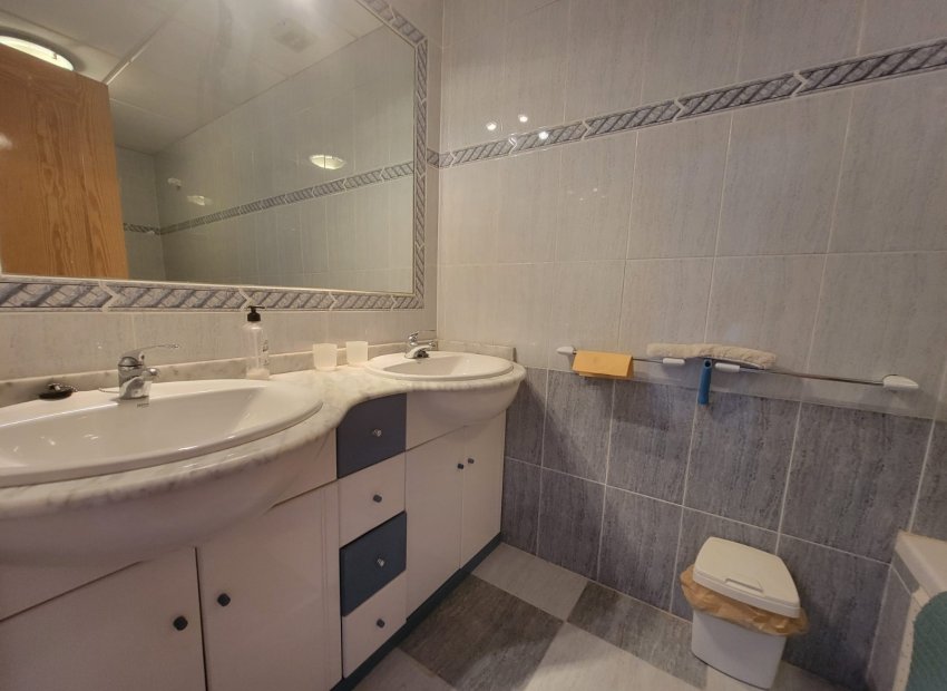 Resale - Townhouse / Duplex / Corner - Orihuela Costa - Playa Flamenca