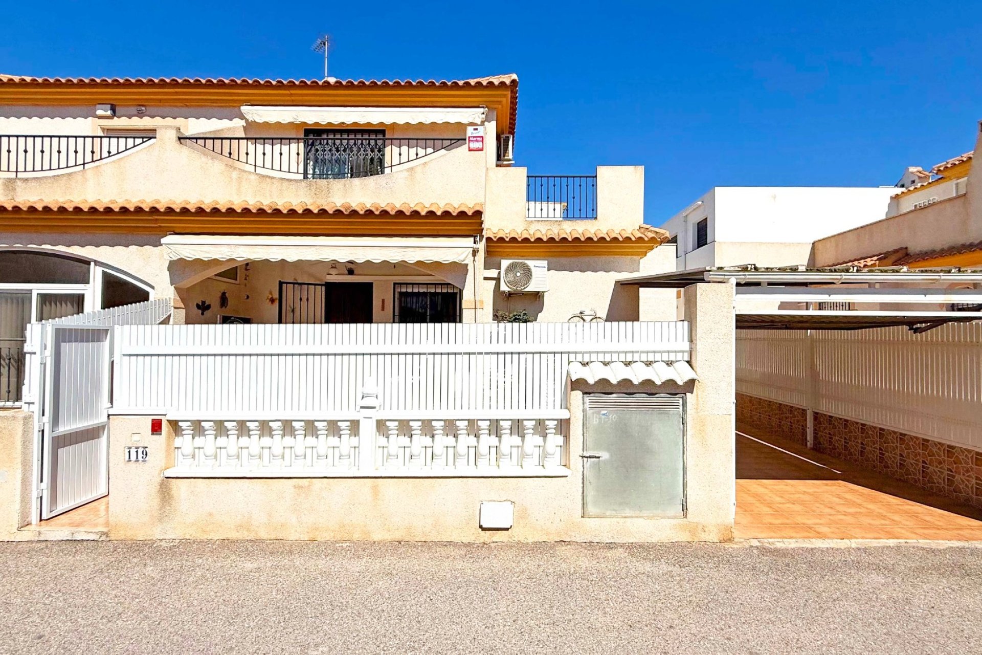 Resale - Townhouse / Duplex / Corner - Orihuela Costa - Playa Flamenca