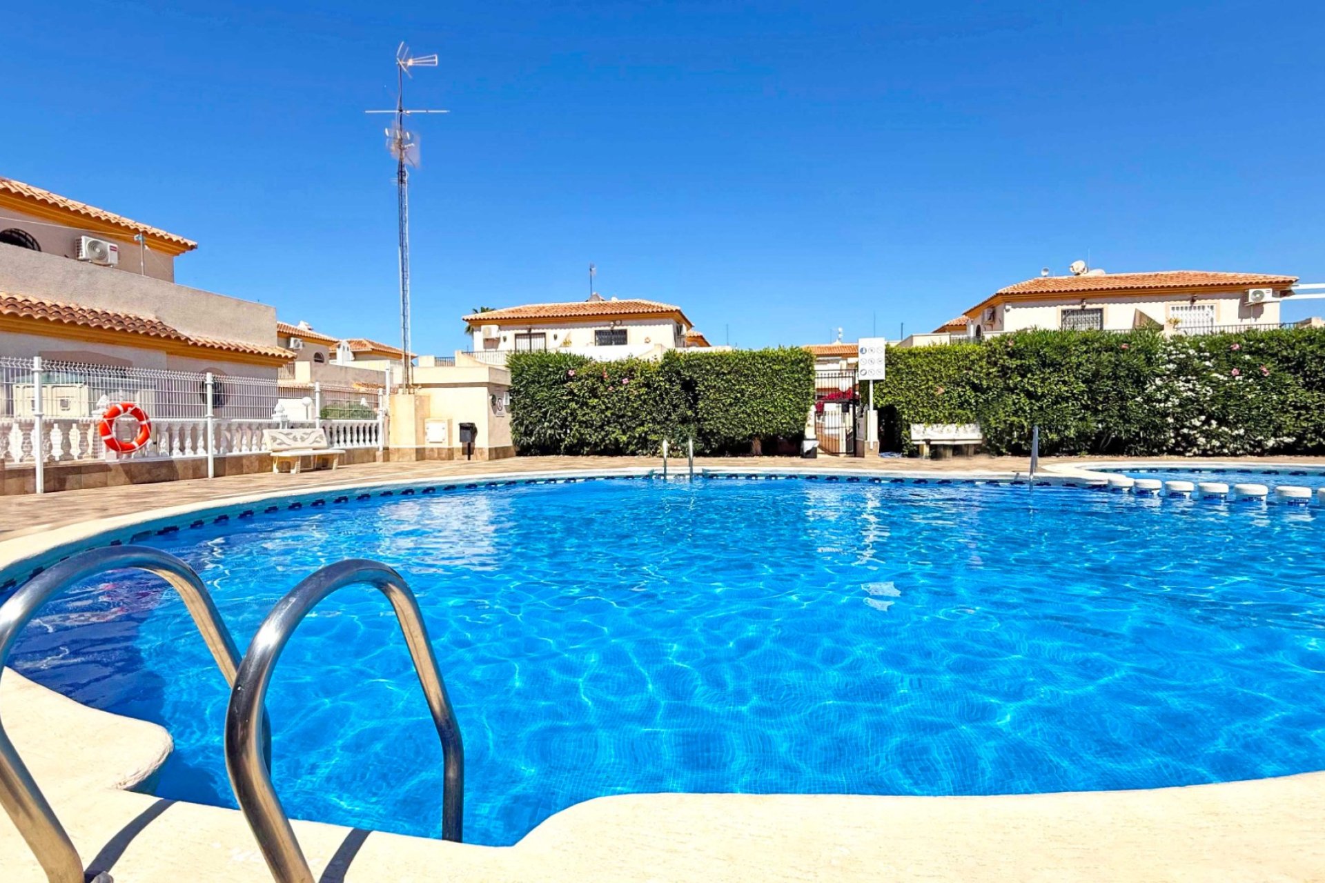 Resale - Townhouse / Duplex / Corner - Orihuela Costa - Playa Flamenca