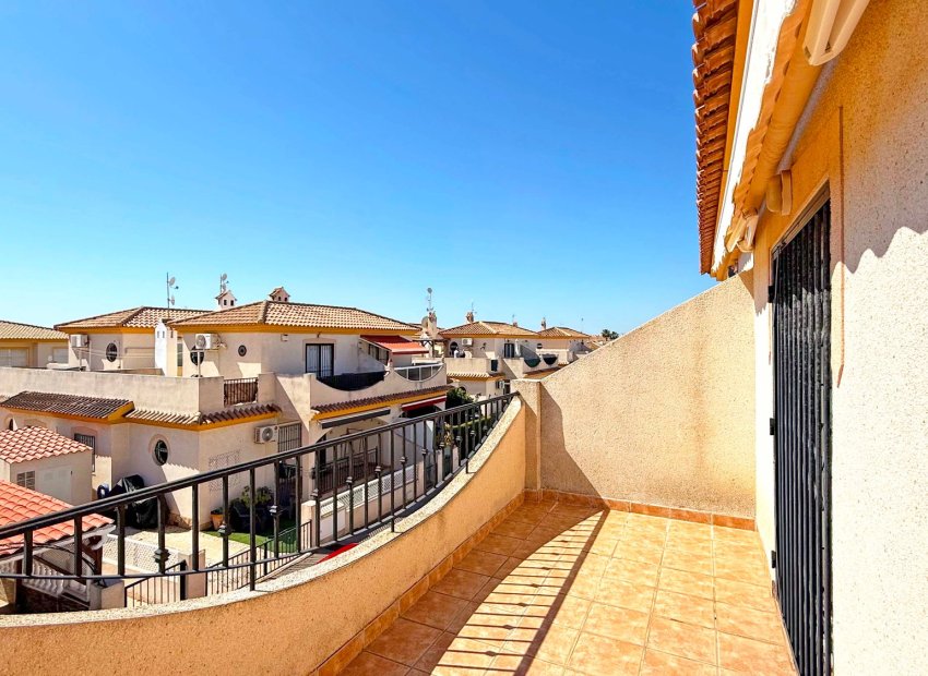 Resale - Townhouse / Duplex / Corner - Orihuela Costa - Playa Flamenca