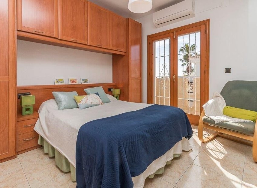 Resale - Townhouse / Duplex / Corner - Orihuela Costa - Playa Flamenca