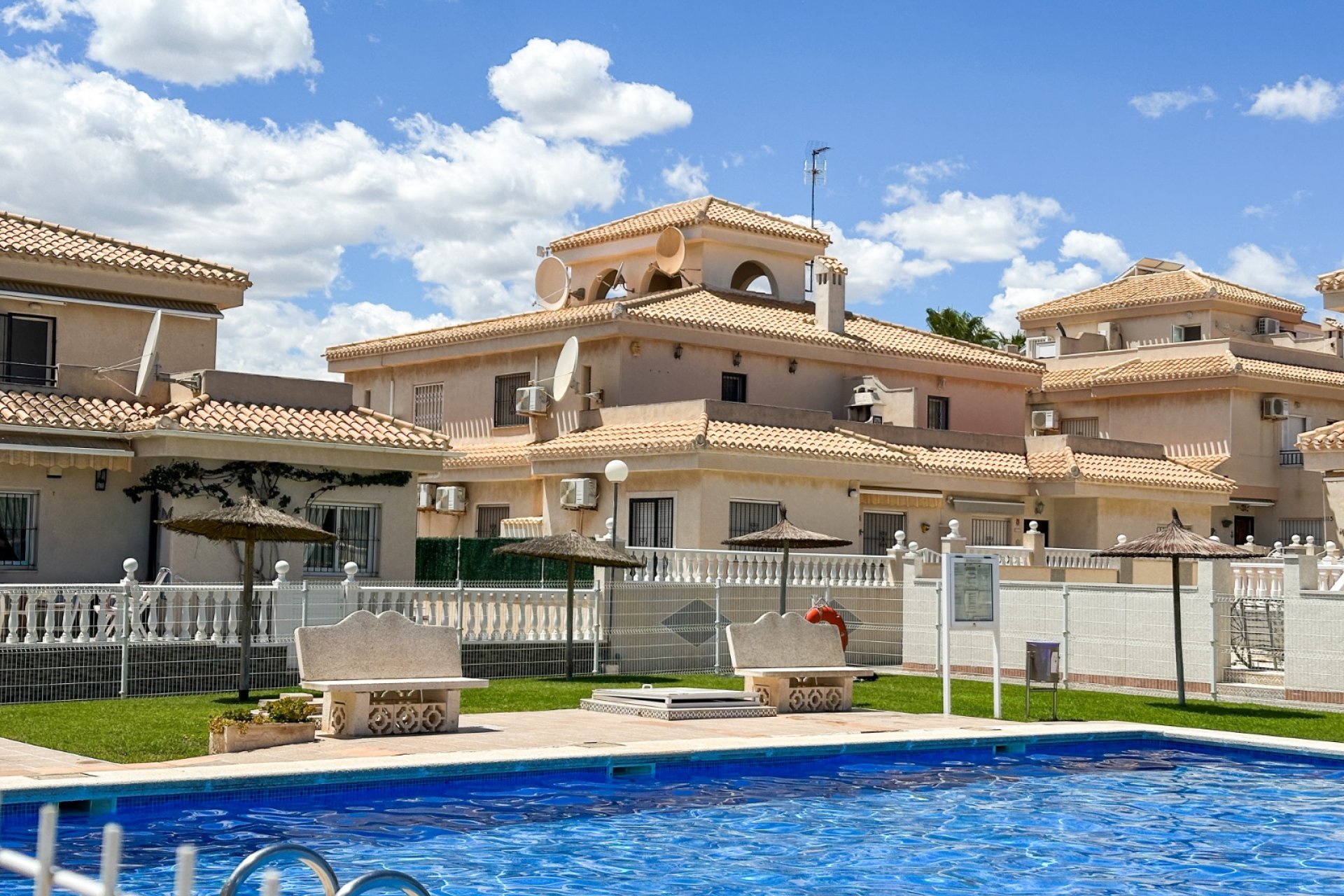 Resale - Townhouse / Duplex / Corner - Orihuela Costa - Playa Flamenca
