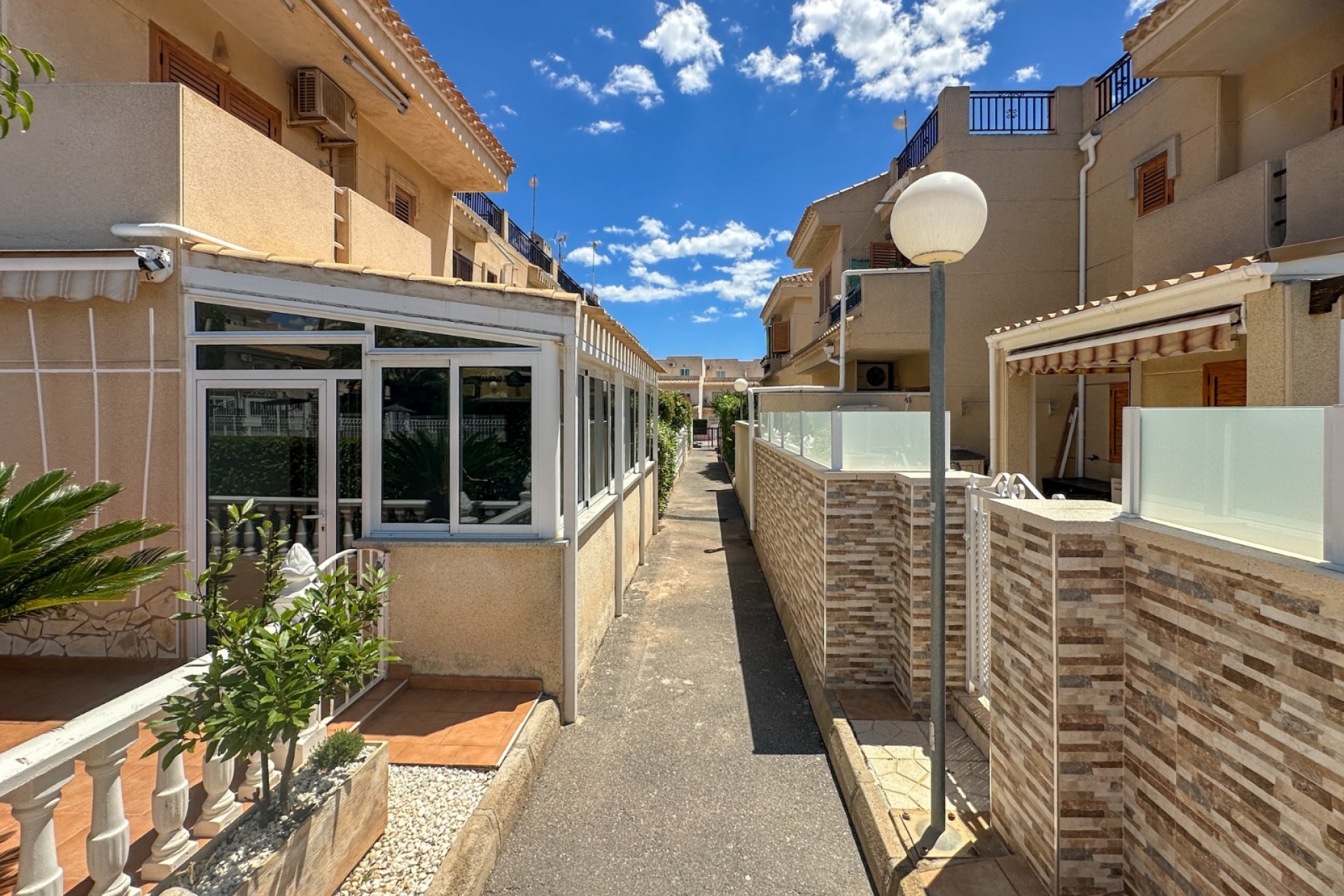 Resale - Townhouse / Duplex / Corner - Orihuela Costa - Playa Flamenca