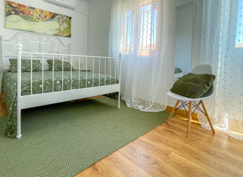 Resale - Townhouse / Duplex / Corner - Orihuela Costa - Playa Flamenca
