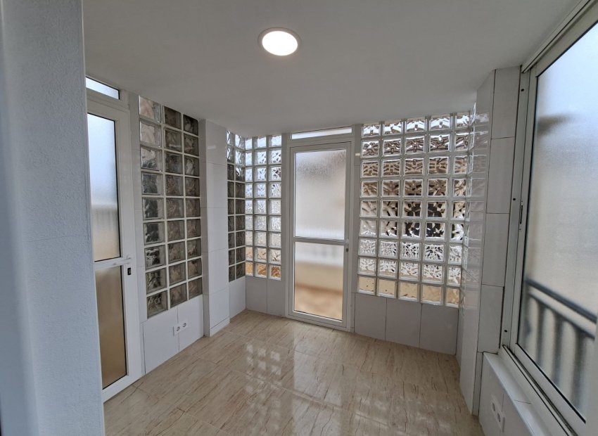 Resale - Townhouse / Duplex / Corner - Orihuela Costa - Playa Flamenca