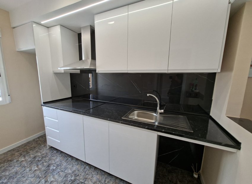 Resale - Townhouse / Duplex / Corner - Orihuela Costa - Playa Flamenca