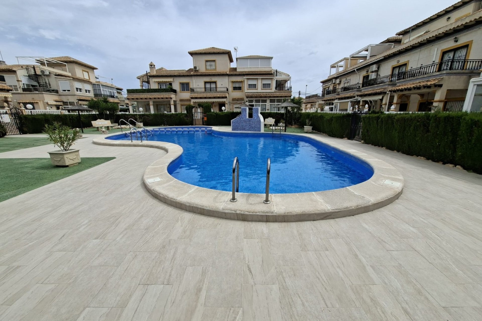 Resale - Townhouse / Duplex / Corner - Orihuela Costa - Playa Flamenca