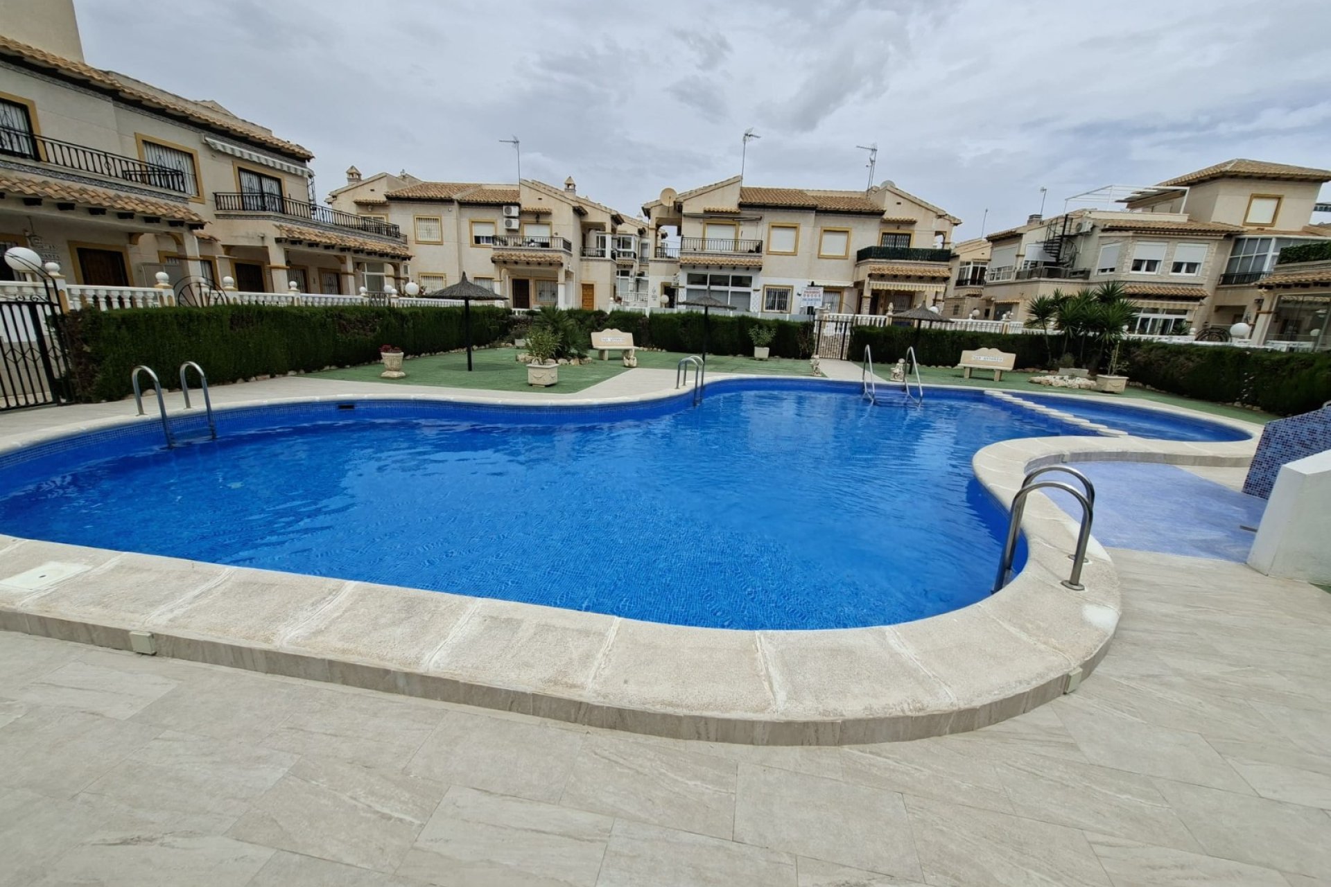 Resale - Townhouse / Duplex / Corner - Orihuela Costa - Playa Flamenca