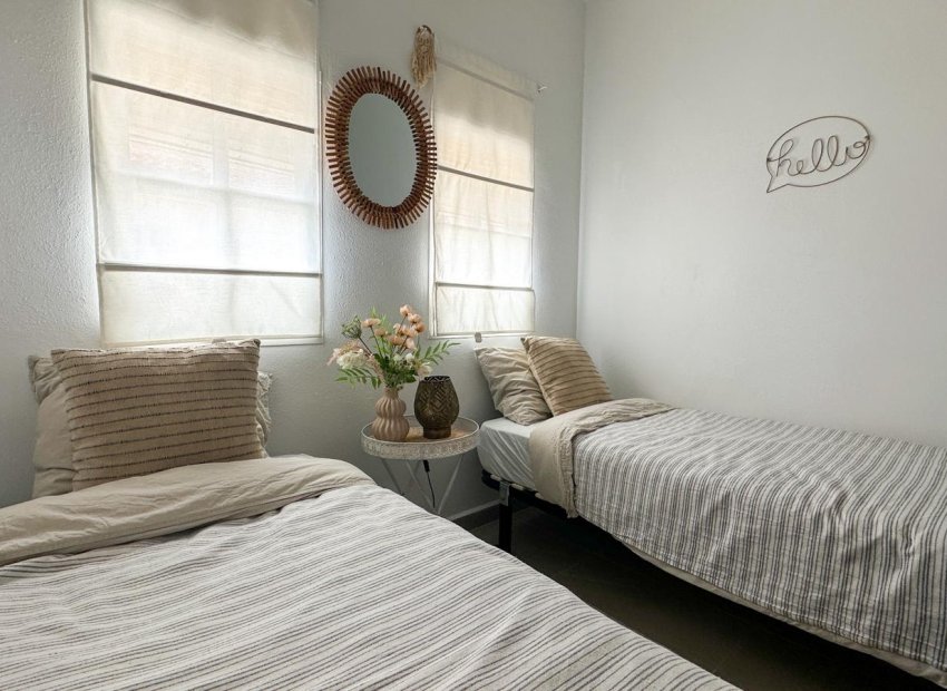 Resale - Townhouse / Duplex / Corner - Orihuela Costa - Playa Flamenca