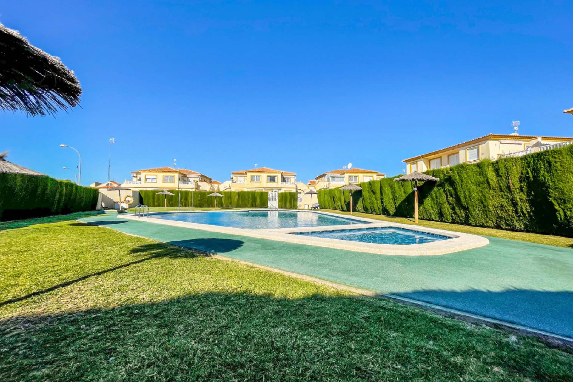 Resale - Townhouse / Duplex / Corner - Orihuela Costa - Playa Flamenca