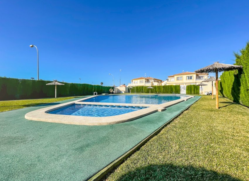 Resale - Townhouse / Duplex / Corner - Orihuela Costa - Playa Flamenca