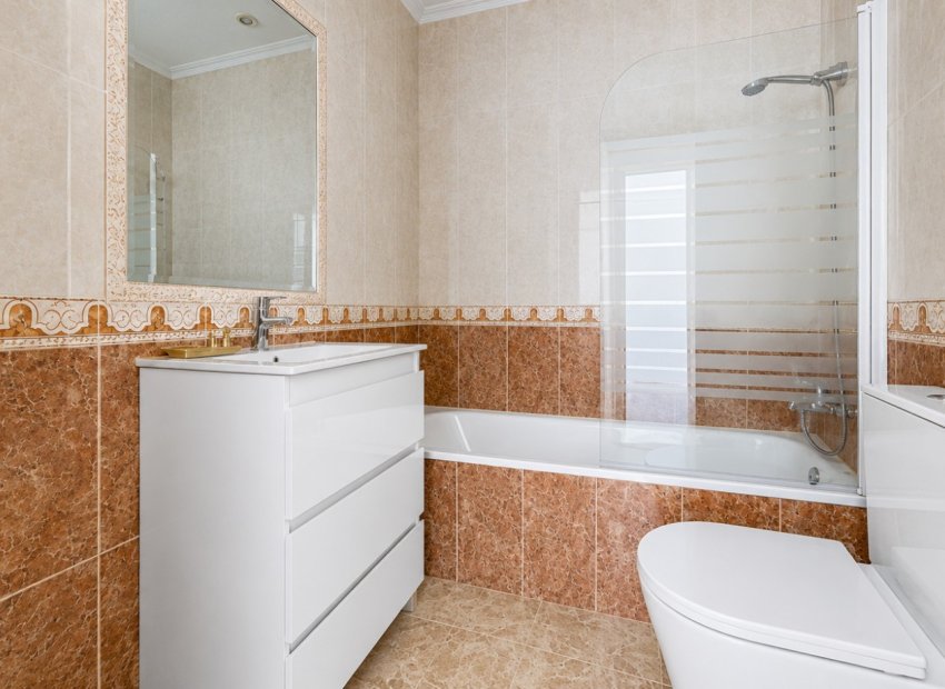 Resale - Townhouse / Duplex / Corner - Orihuela Costa - Playa Flamenca