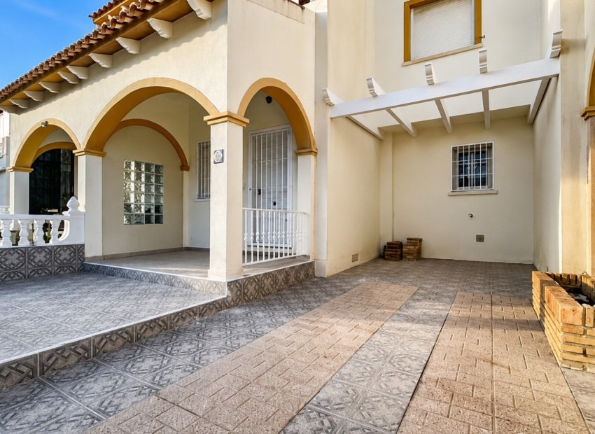 Resale - Townhouse / Duplex / Corner - Orihuela Costa - Playa Flamenca