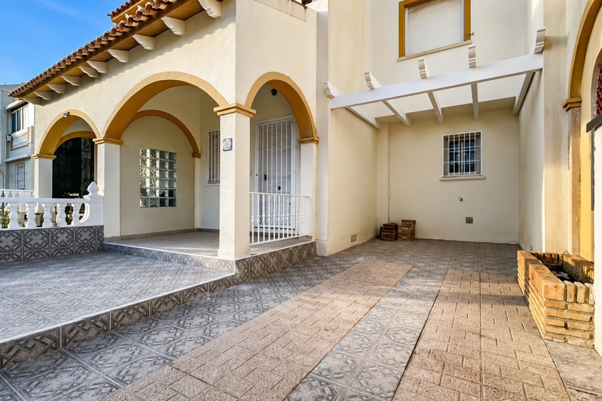 Resale - Townhouse / Duplex / Corner - Orihuela Costa - Playa Flamenca