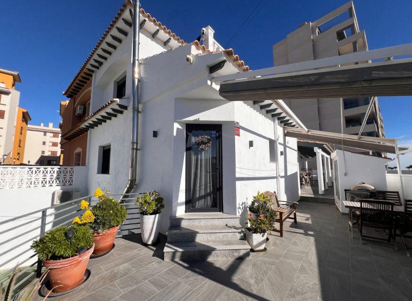 Resale - Townhouse / Duplex / Corner - Orihuela Costa - Punta Prima