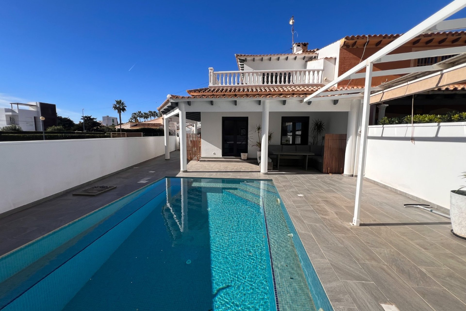 Resale - Townhouse / Duplex / Corner - Orihuela Costa - Punta Prima