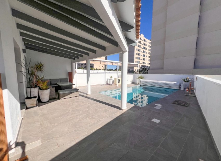 Resale - Townhouse / Duplex / Corner - Orihuela Costa - Punta Prima