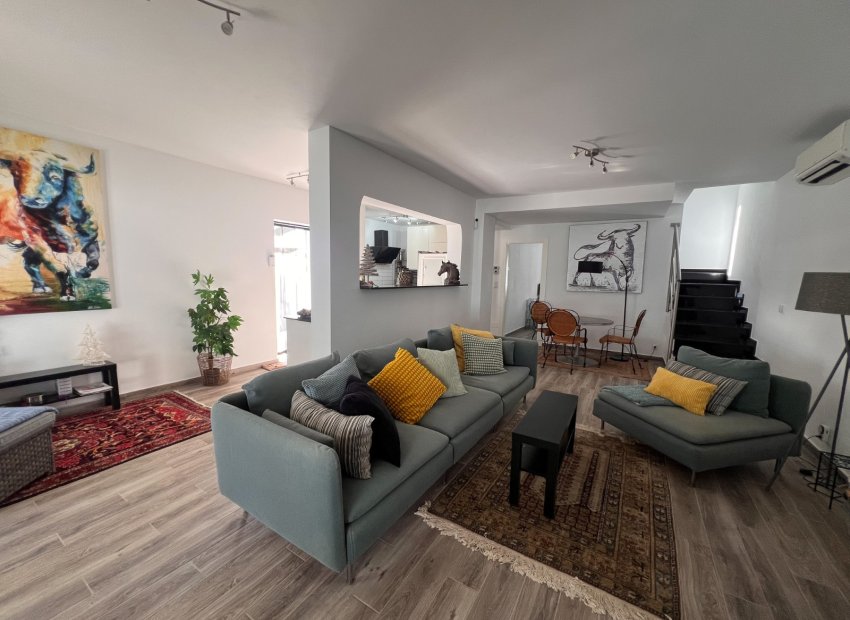 Resale - Townhouse / Duplex / Corner - Orihuela Costa - Punta Prima