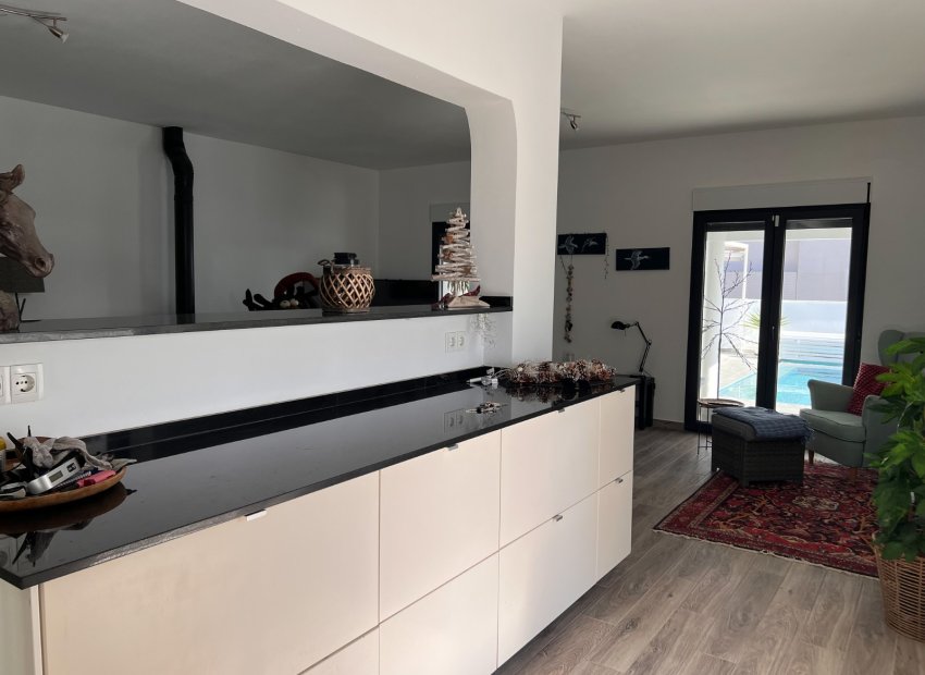 Resale - Townhouse / Duplex / Corner - Orihuela Costa - Punta Prima