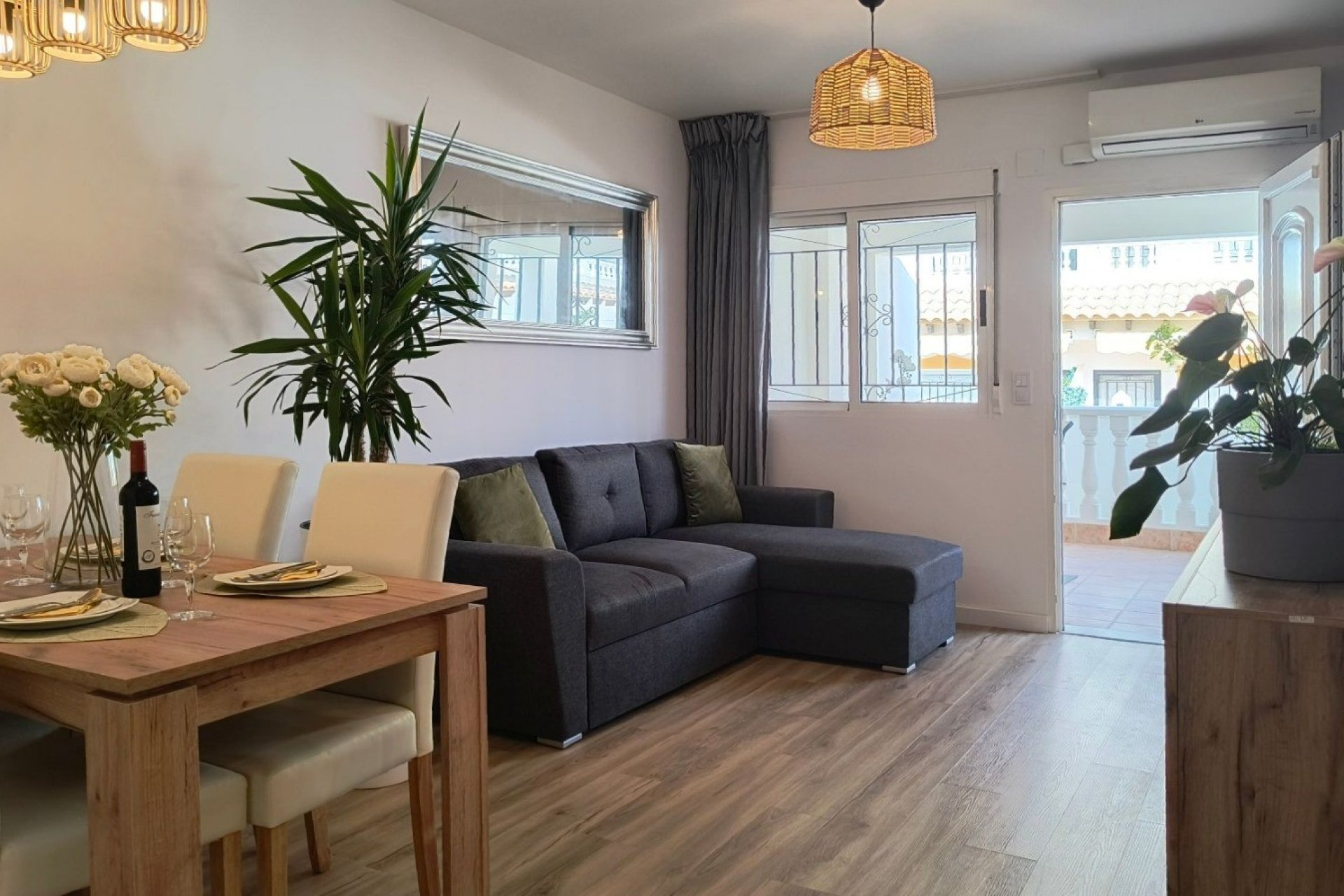 Resale - Townhouse / Duplex / Corner - Orihuela Costa - Punta Prima