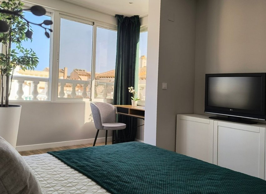 Resale - Townhouse / Duplex / Corner - Orihuela Costa - Punta Prima