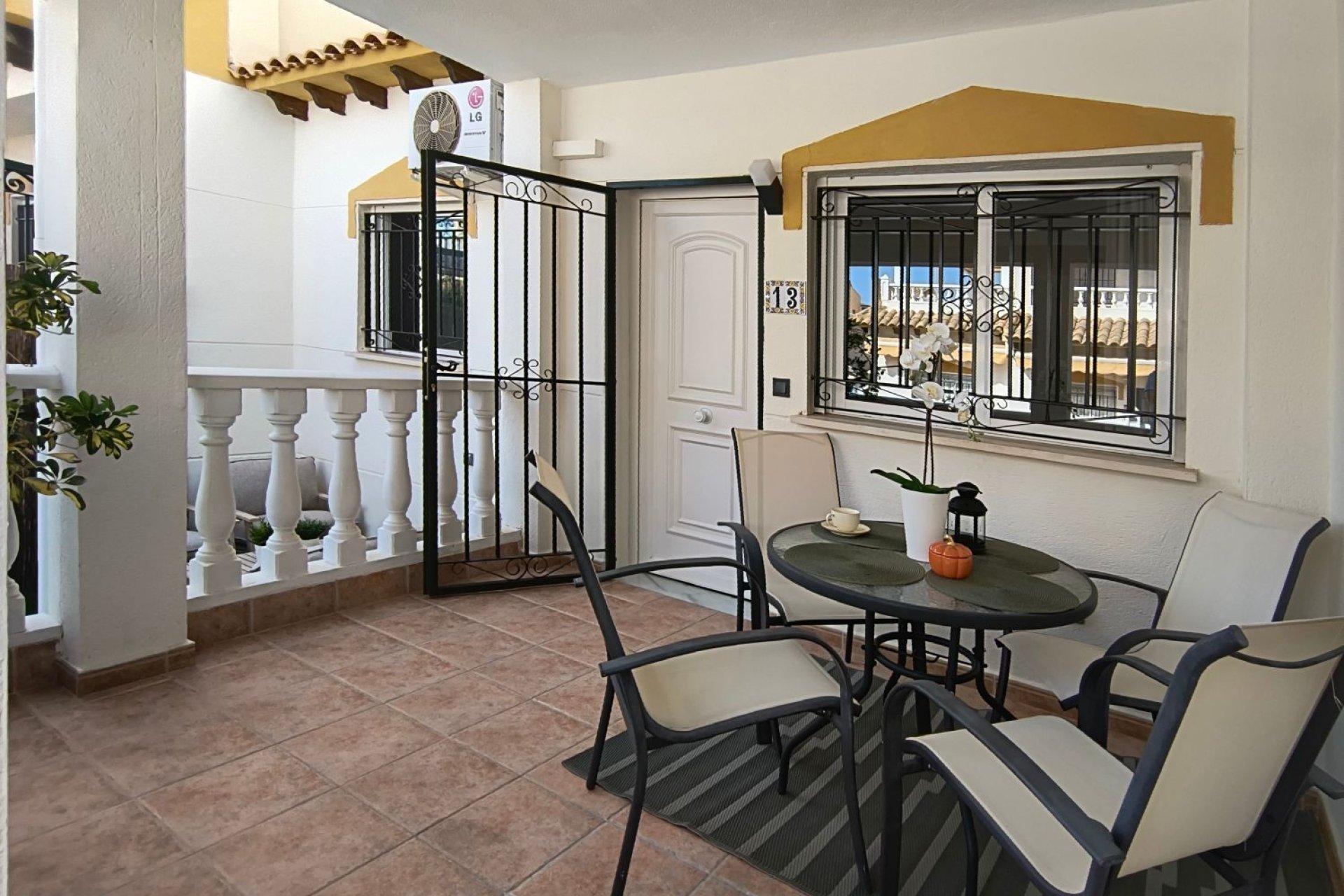 Resale - Townhouse / Duplex / Corner - Orihuela Costa - Punta Prima